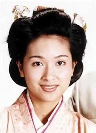 韩国僵尸剧电视剧（盘点ATV经典系列剧集我和僵尸有个约会中的美女）(18)