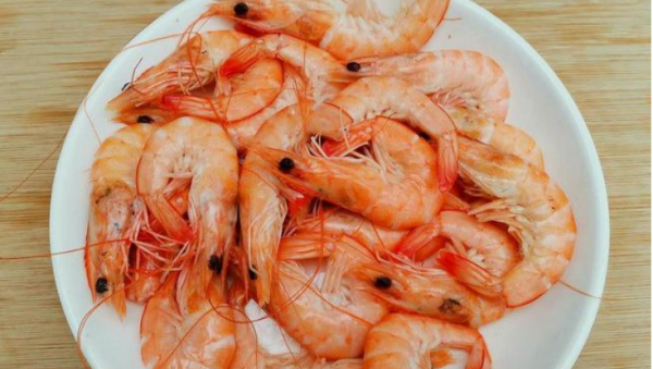 过夜的虾第二天可以吃,虾隔夜可以吃吗图1