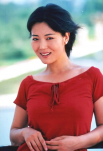 ​王茜华老公是谁（王茜华45岁高龄为小丈夫生儿子）