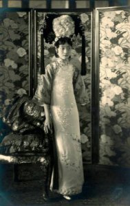 ​婉容皇后的照片（中国历史上末代皇后婉容长什么样子）