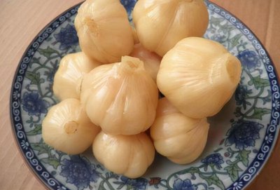​怎样泡腊八蒜又绿又脆（糖蒜的腌制）