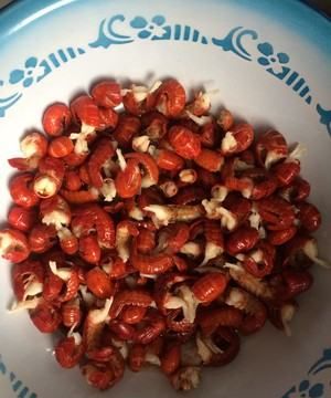 炒虾尾怎么做,炒虾尾怎么做 炒虾尾入味的做法窍门图5