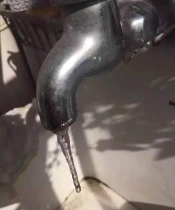 ​冬天室外水管冻住了怎么办，冬天净水器被冻住怎么办？
