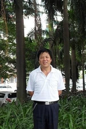 背过手，请问各位家长，背书总是不合格，可不可以打手板？图4