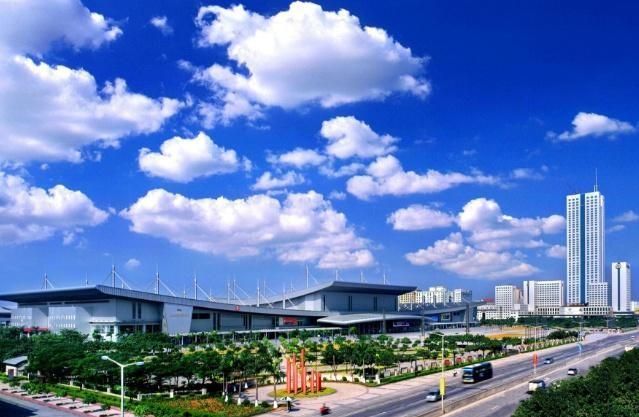 背过手，请问各位家长，背书总是不合格，可不可以打手板？图5