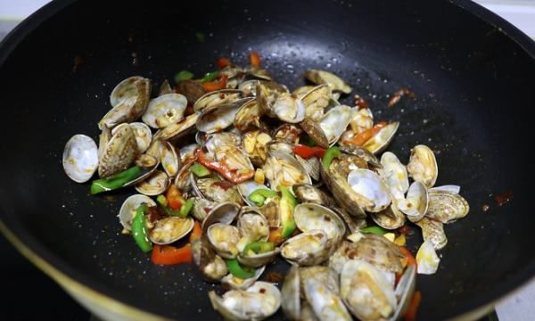 蛤蜊怎么炒,蛤蜊爆炒做法图16