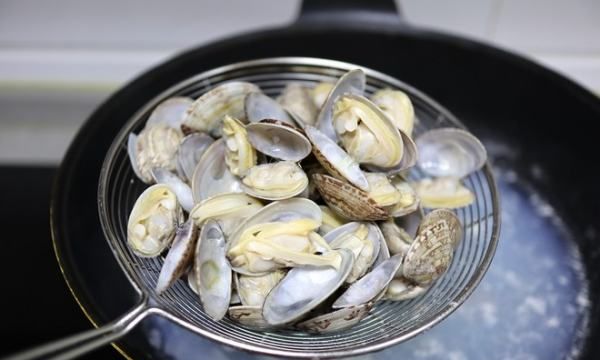 蛤蜊怎么炒,蛤蜊爆炒做法图14
