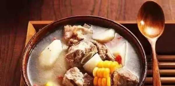 煲汤和炖汤有什么区别,煮汤和炖汤的营养区别图8