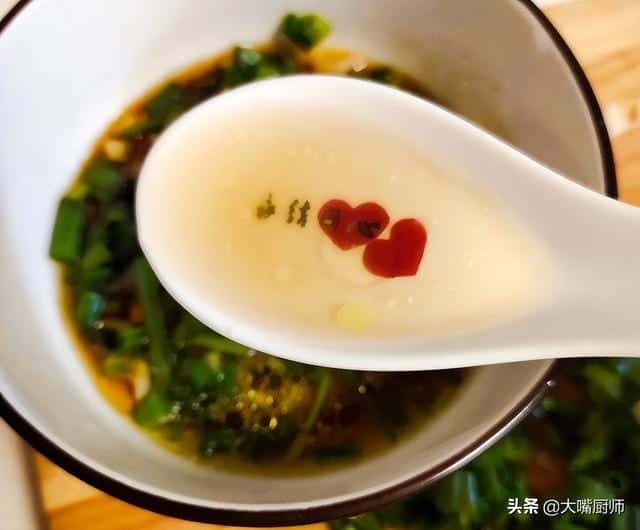 怎么做凉拌藕片是脆的（莲藕怎么炒又脆又好吃）