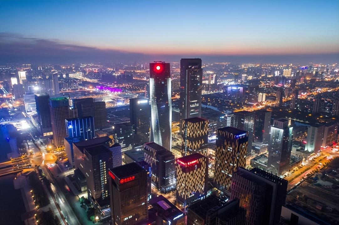 宁波和南京比哪个发达(南京和宁波哪个城市好)