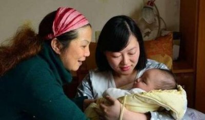 ​婆婆睡我们的床你们介意吗(婆婆总是进我们房间)