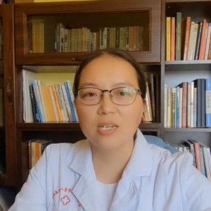 ​宝宝经常感冒发烧怎么提高免疫力(儿童感冒发烧怎么办简单的退烧方法想吐)