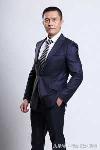 ​硬汉常戎：迟来的婚姻鸟语花香