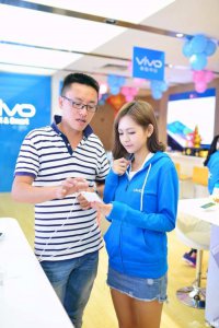 ​去实体店买苹果手机需要注意什么（在实体店买手机必须注意这几点，不然就被坑