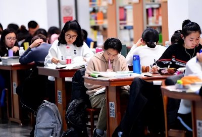 ​研究生博士硕士哪个学历最高（博士研究生读几年）