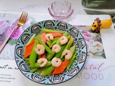 ​虾仁炒芹菜的做法（虾仁炒芹菜的做法大全家常菜）