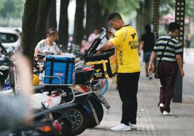 ​上海的快递外卖电动车必须取得专用号牌才能上路了？