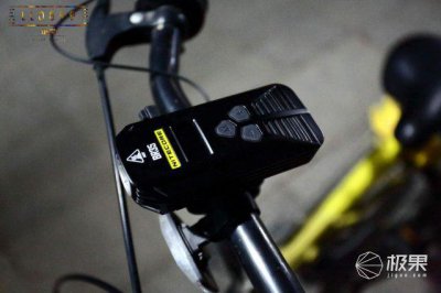 ​远近双灯源 无盲区照射，让外出骑行更安全 — NITECORE奈特科尔BR35骑行灯体