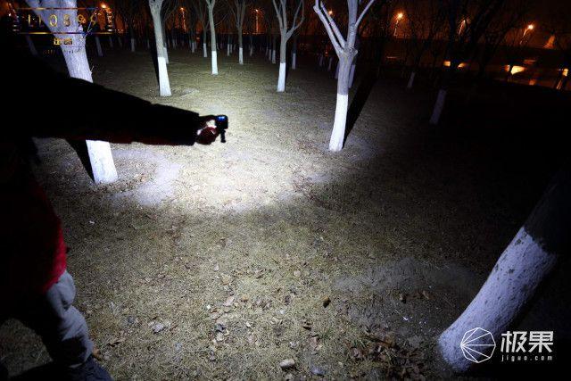 远近双灯源 无盲区照射，让外出骑行更安全 — NITECORE奈特科尔BR35骑行灯体验-