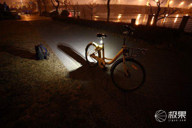 远近双灯源 无盲区照射，让外出骑行更安全 — NITECORE奈特科尔BR35骑行灯体验-