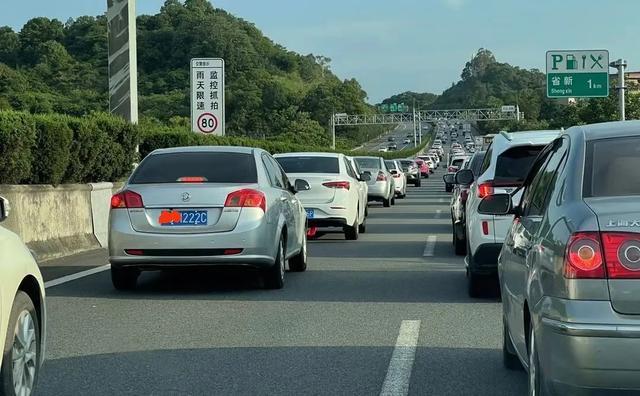 车牌要换新？最新样式的车牌外观设计专利图来了-