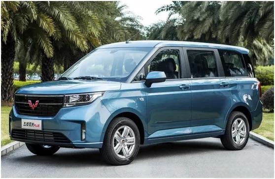 6万多的7座商务车，有路虎的气场，配1.5T和后驱，车标国人很熟悉-