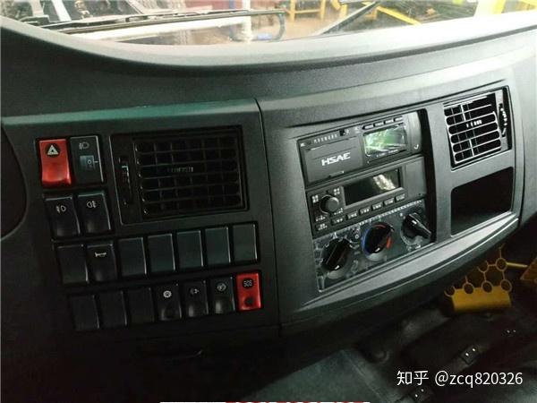 国六东风D9康机230马力14.6方洒水车-