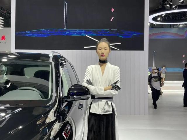 广州车展美女车模大赏！高挑养眼，快把我甜化了...-