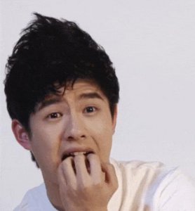 ​我妈打败杨紫琼宋佳，登上了巴黎世家广告