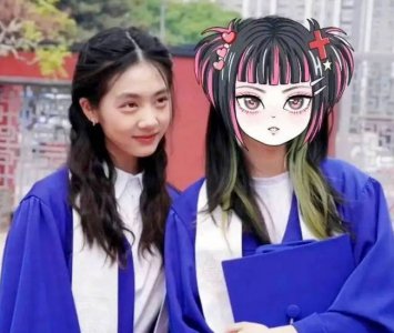 ​黄多多高中毕业照曝光 蓝色礼服笑容明艳