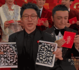 ​刘谦回应尼格买提在春晚魔术表演时没对上牌