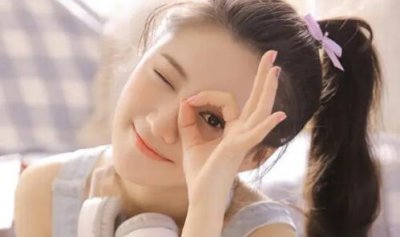 ​女生说不吃饭怎么回复？这样哄她乖乖吃饭