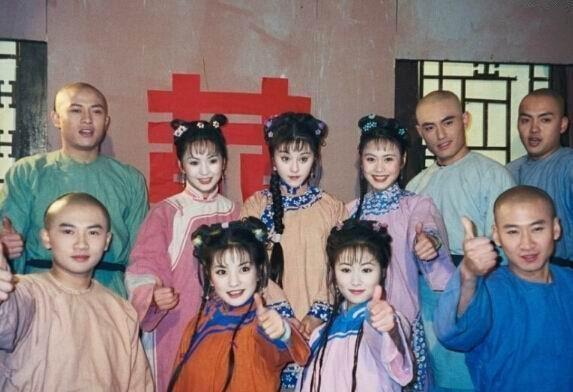 小燕子柳红20年后再合照！网友：陈莹竟美过赵薇