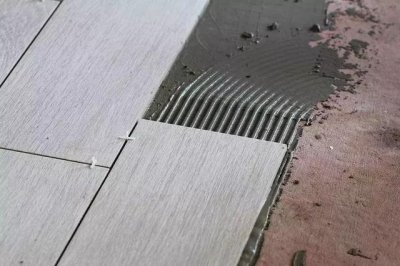 ​亚光砖跟抛光砖哪个好？没搞懂千万别乱铺，朋友家为此亏了5万多