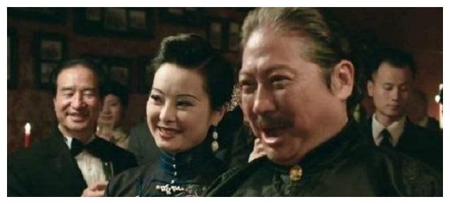黄金荣妻子：操纵青帮，助夫成大亨，中年被迫离婚，晚年独自生活