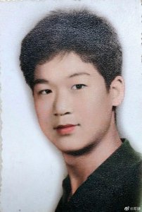 ​邓婕晒与张国立旧照被赞郎才女貌，张国立得意：我越长越好看