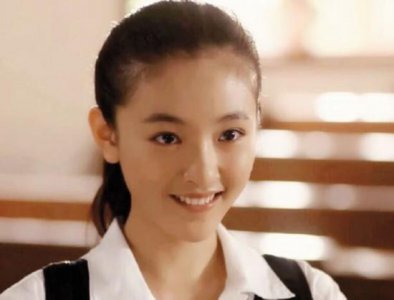 ​还记得《何以笙箫默》里的小默笙吗？美貌不输唐嫣，清纯又可爱