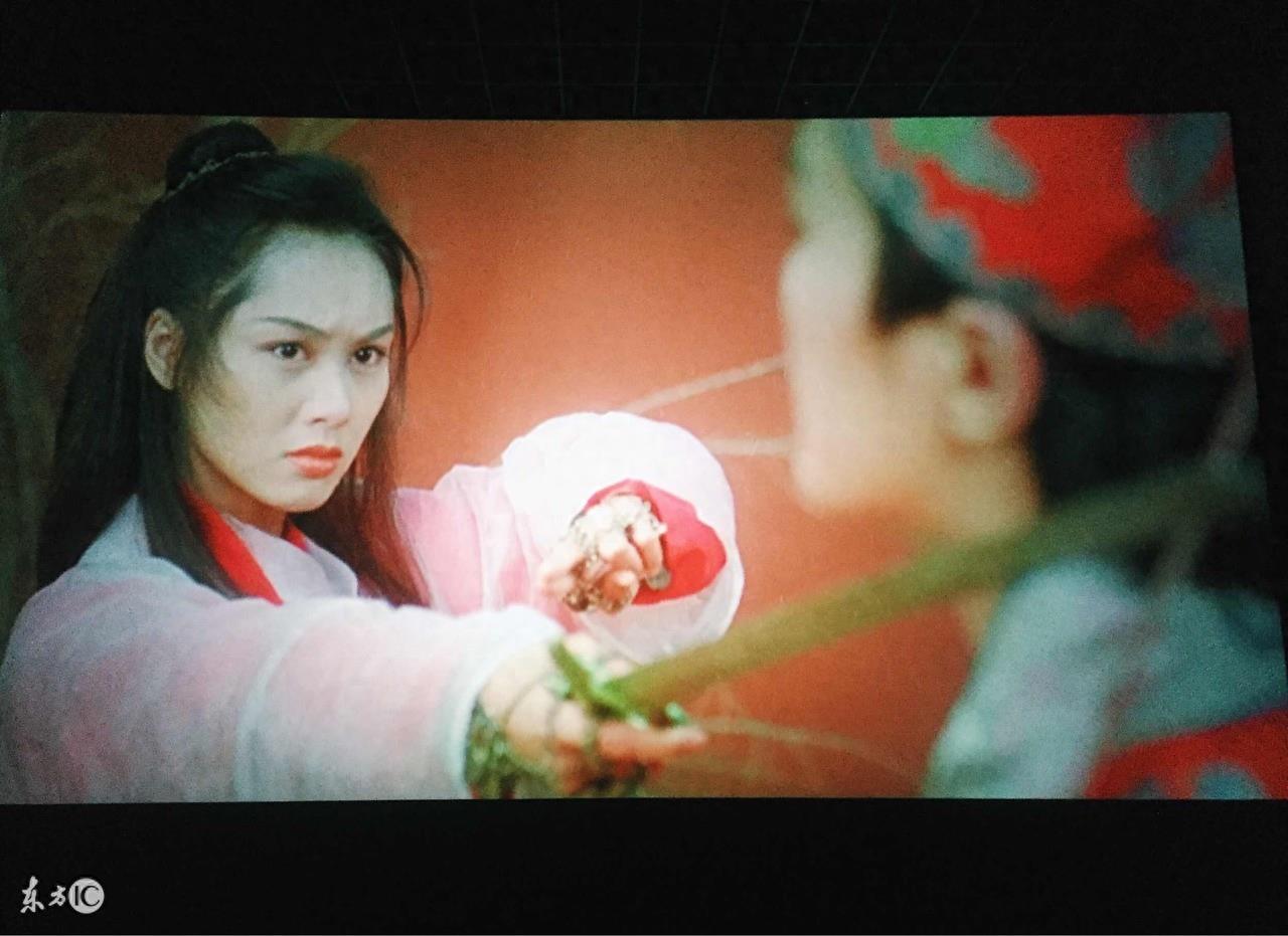 看了这张照片才知道，最爱周星驰的女人不是朱茵，是默默守护的她