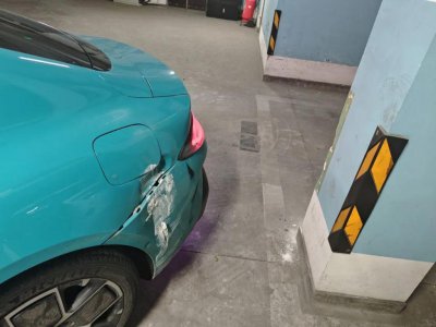 ​多辆小米SU7发生撞击、剐蹭，官方承认是小米系统bug