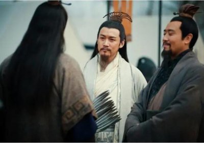 ​此人堪称三国最强谋士，智比诸葛亮，他若不死，曹操不敢称王
