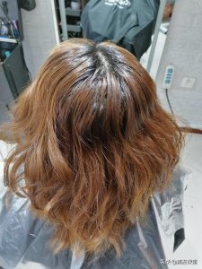 ​居家DIY染发失败？专业染发师妙手调配方，染出时尚减龄闷青色