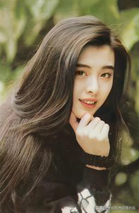 ​珍藏明星壁纸-飘逸灵动的女神：王祖贤