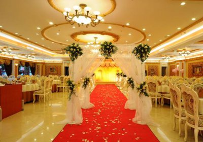 ​普通的婚宴酒店一个小时赚足290万，他是如何做到的！
