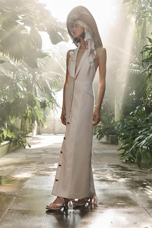 Zimmermann—澳洲知名服装品牌，独特的色彩搭配+精致复古的绣花