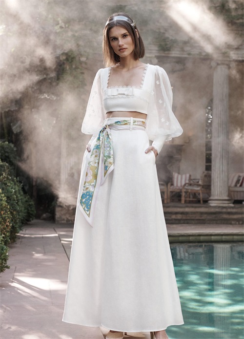 Zimmermann—澳洲知名服装品牌，独特的色彩搭配+精致复古的绣花