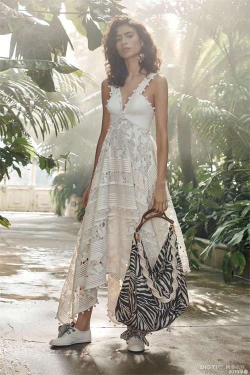 Zimmermann—澳洲知名服装品牌，独特的色彩搭配+精致复古的绣花