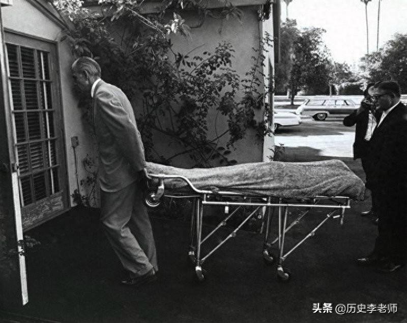 玛丽莲·梦露葬礼现场老照片：图3是偷拍的遗容，图9前夫悲痛欲绝