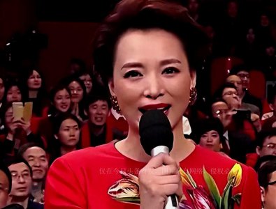 ​49岁的董卿，从“央视一姐”到“查无此人”，为何落到如今的下场