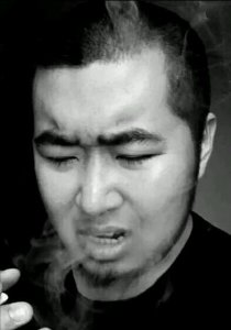 ​宋冬野吸毒后想复出，还和网友对骂了起来，微博被永久封禁