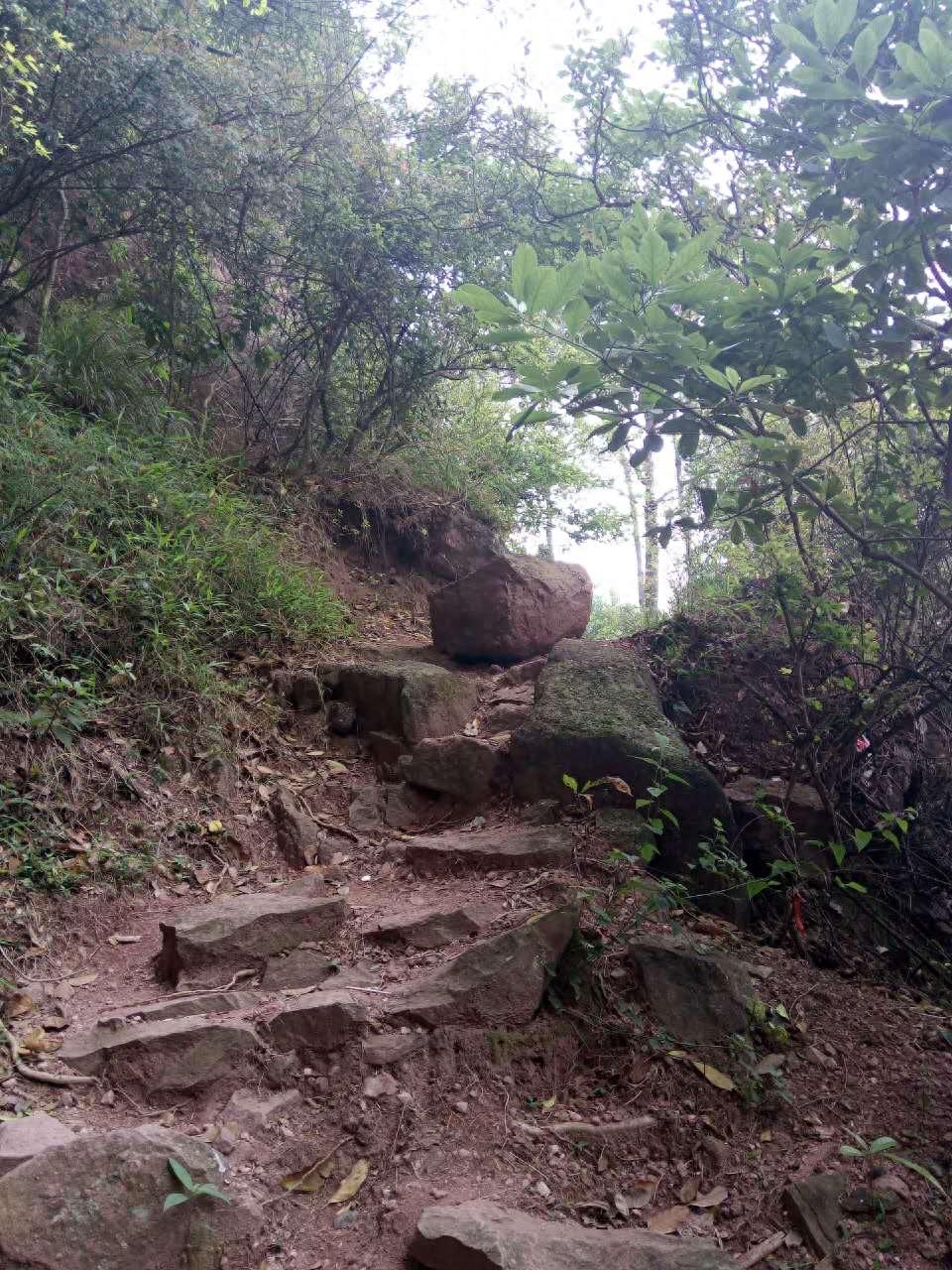 丹霞圣地广西北流铜石岭